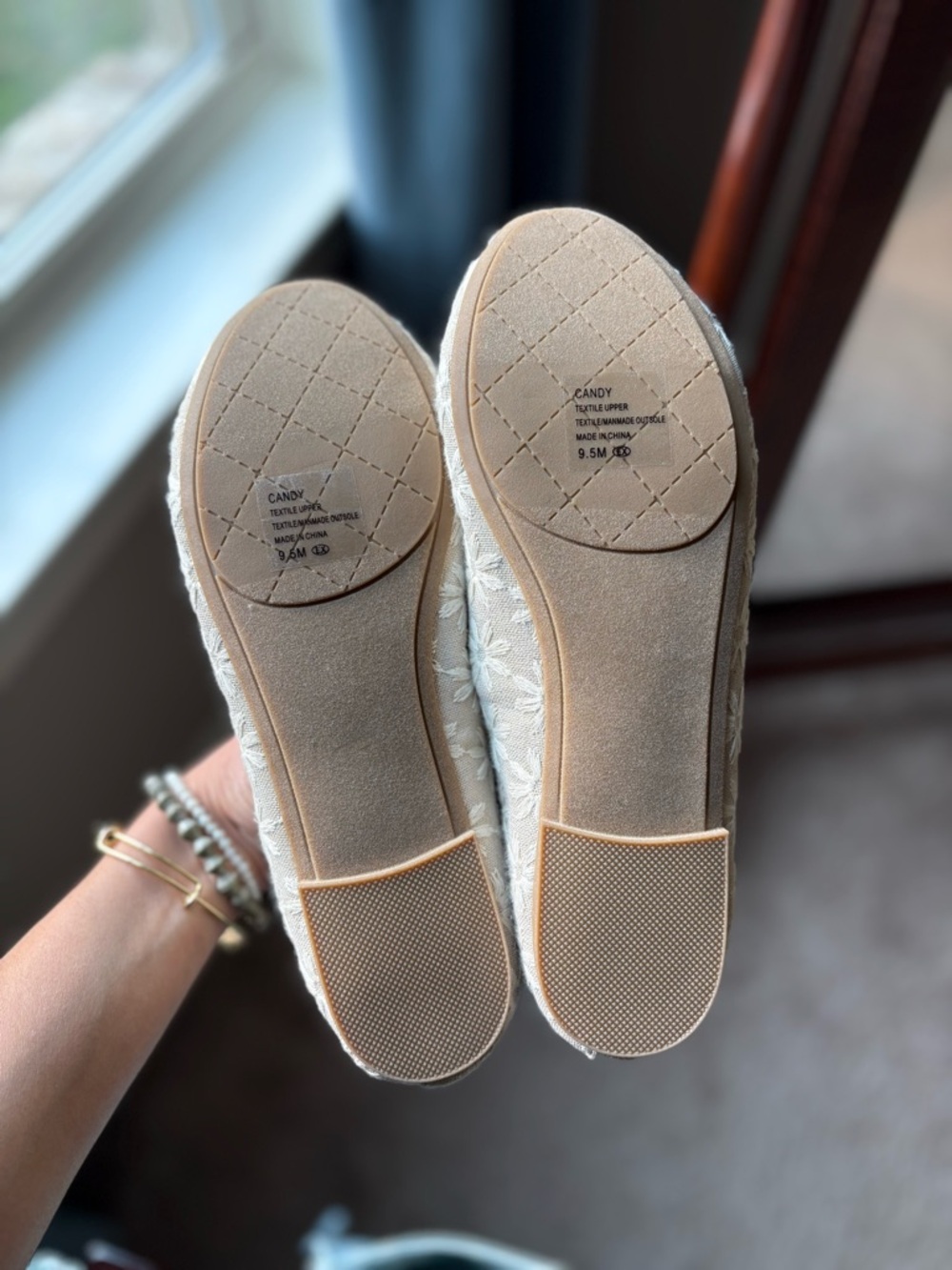 Ballet Flats Women’s size 9.5M Cream Embroidered Floral - Picture 5 of 8